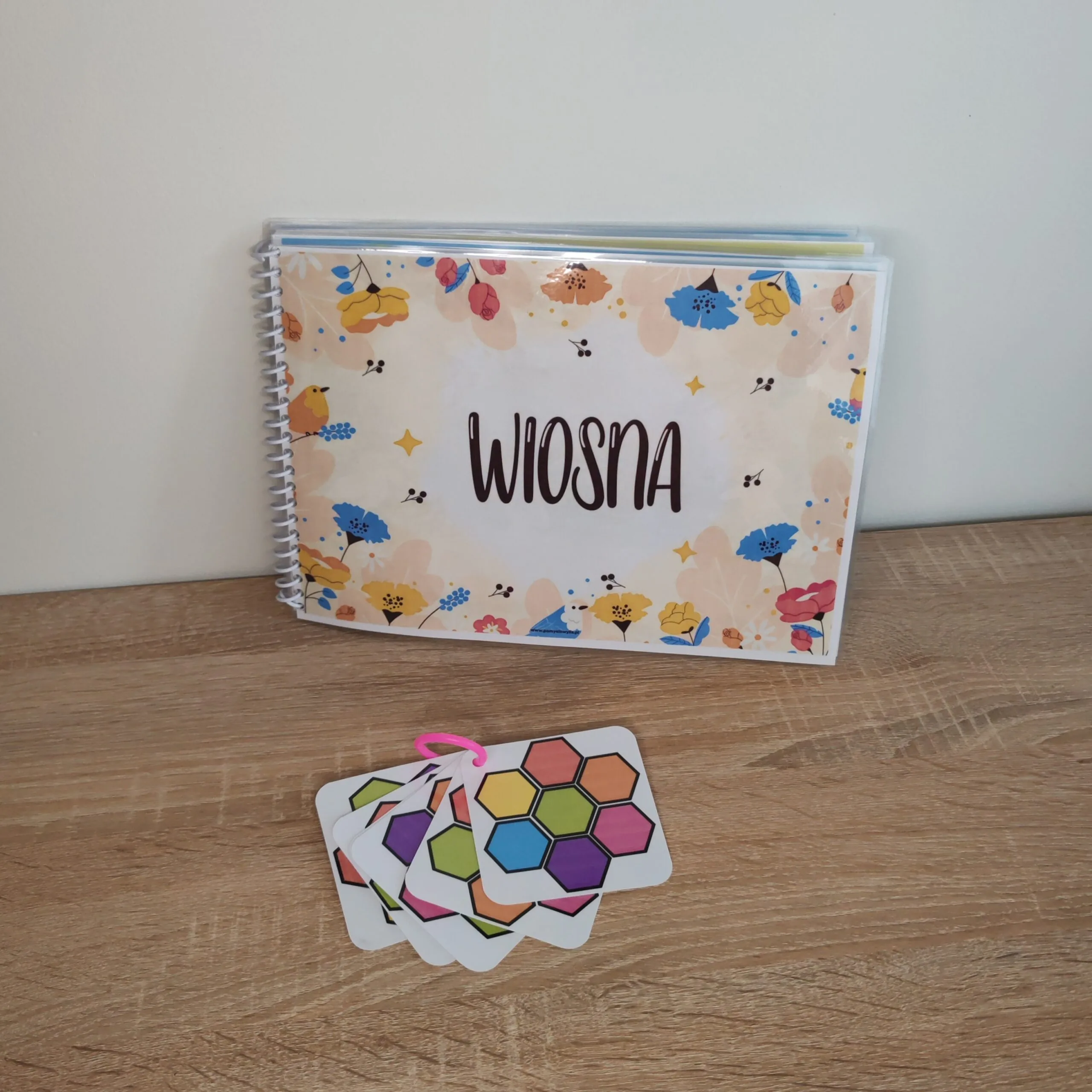 Książeczka edukacyjna na rzepy – WIOSNA | 14 stron