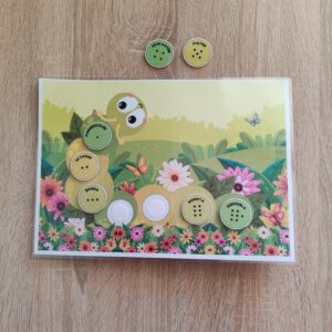 45 KRZ - Gąsienica – dni tygodnia + kropki – karta na rzepy